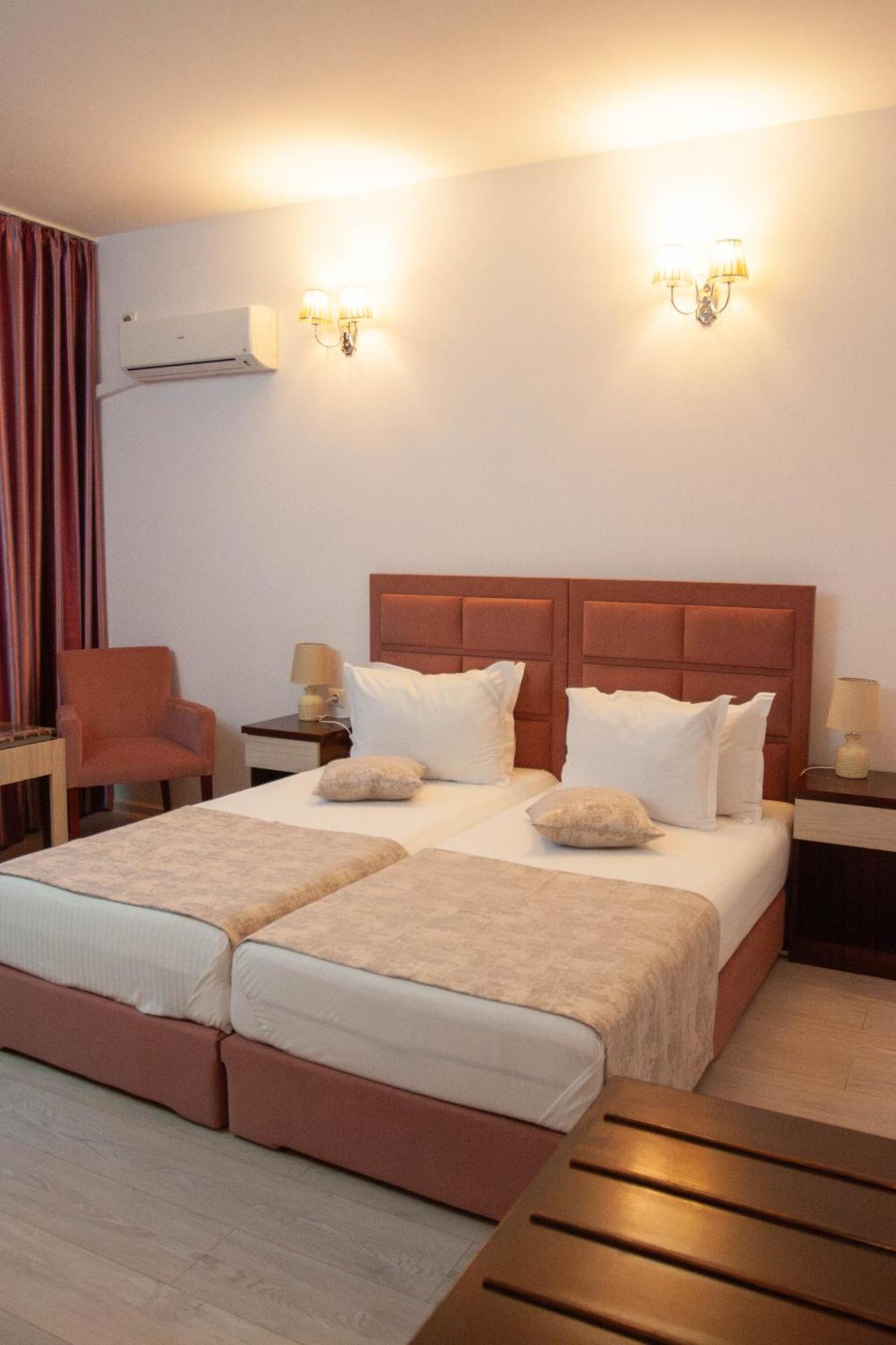 Steaua Apelor Family Resort Nufaru Exterior photo
